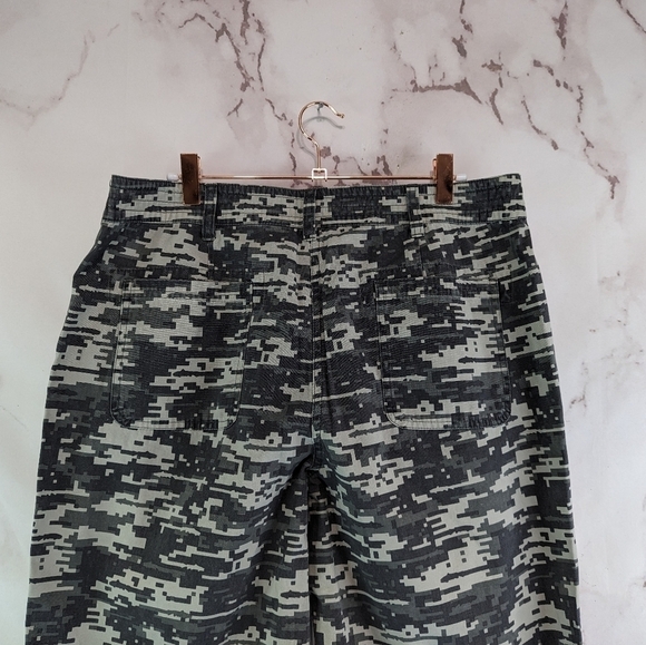 Orvis Pants Womens 12 Large Camo Capri Trout Bum Cotton Digital Woodland Crop - Picture 6 of 9